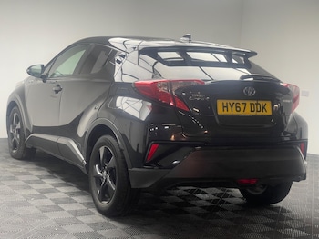 Used Toyota C-HR 2017 for sale - 75810311: Photo