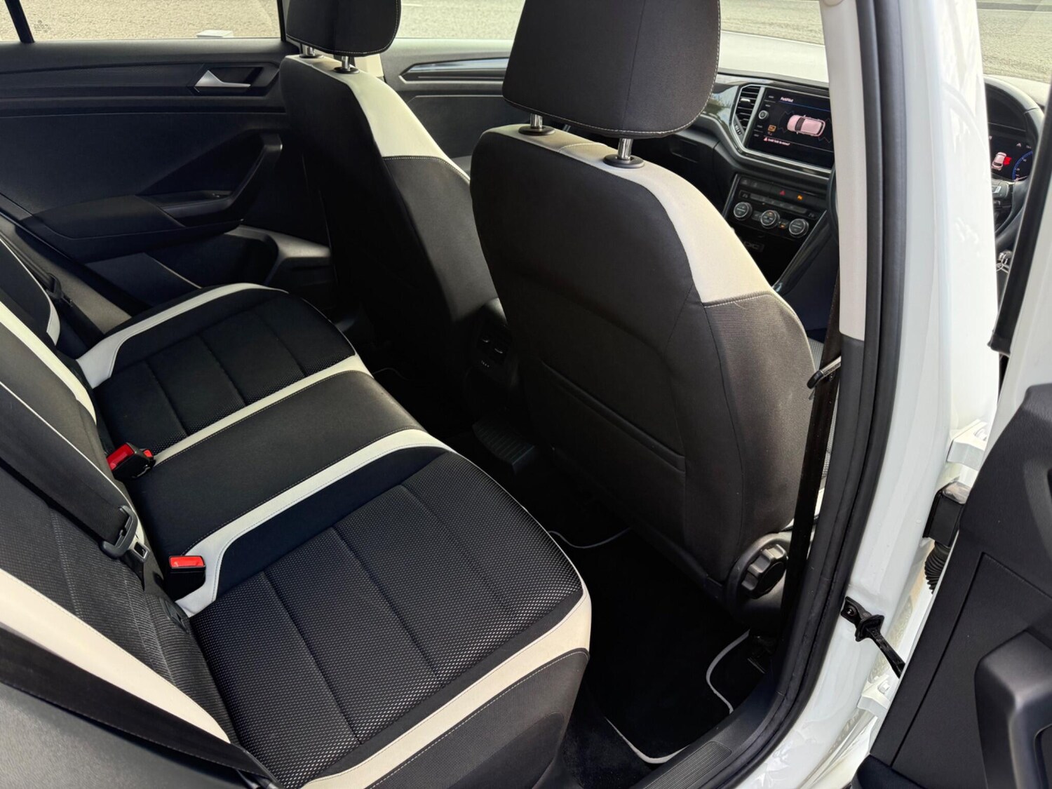 Used Volkswagen T-Roc 2018 for sale - 76215209: Photo 13