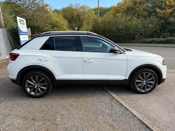 Used Volkswagen T-Roc 2018 for sale - 76215209: Photo