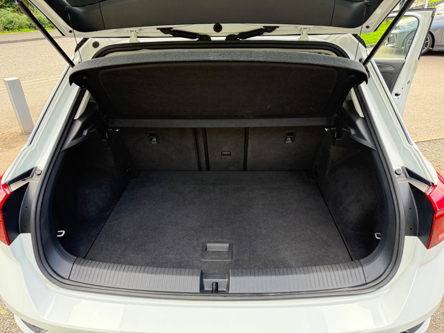 Used Volkswagen T-Roc 2018 for sale - 76215209: Photo 9