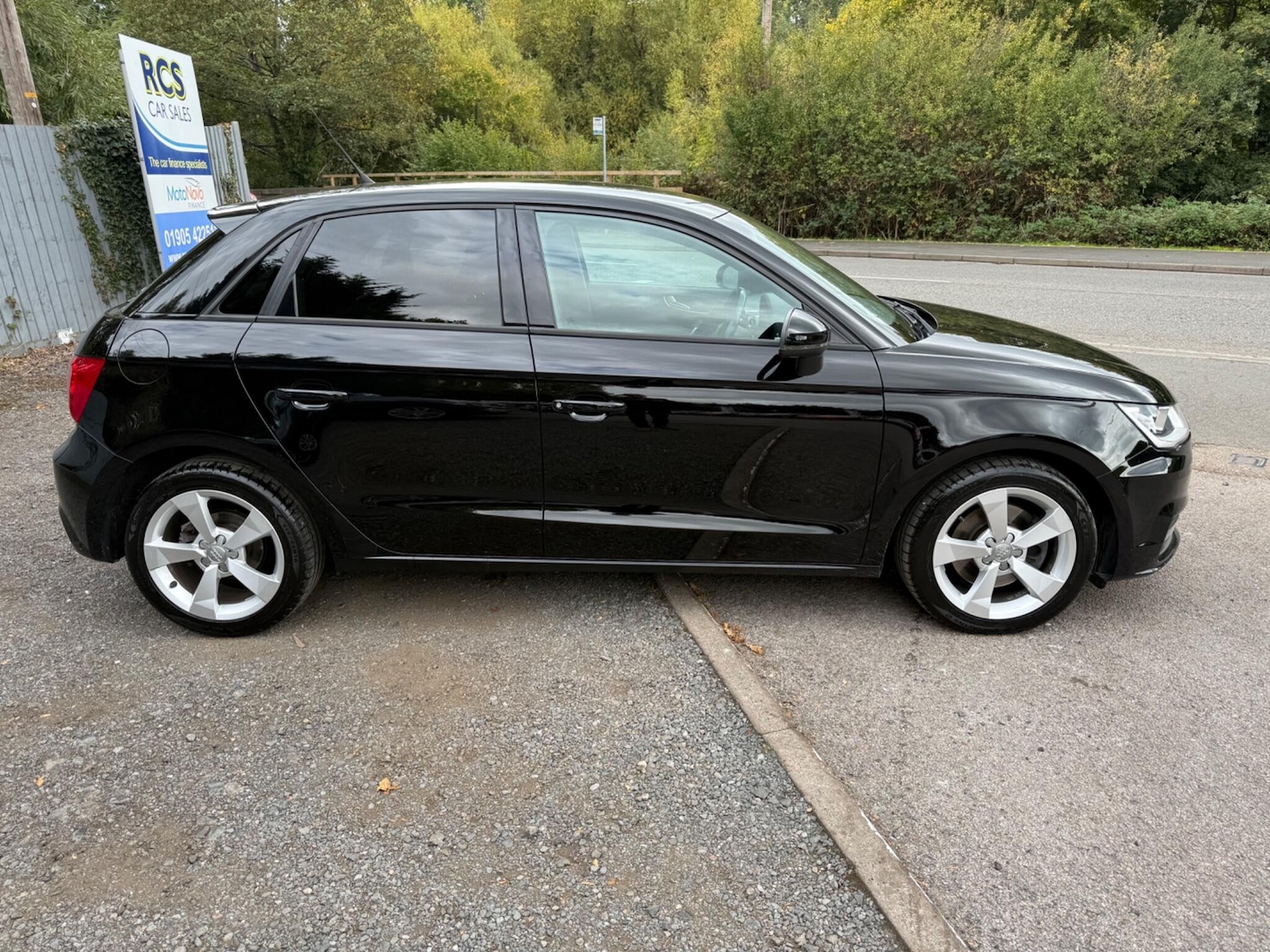 Used Audi A1 for sale - 76992278: Photo 3