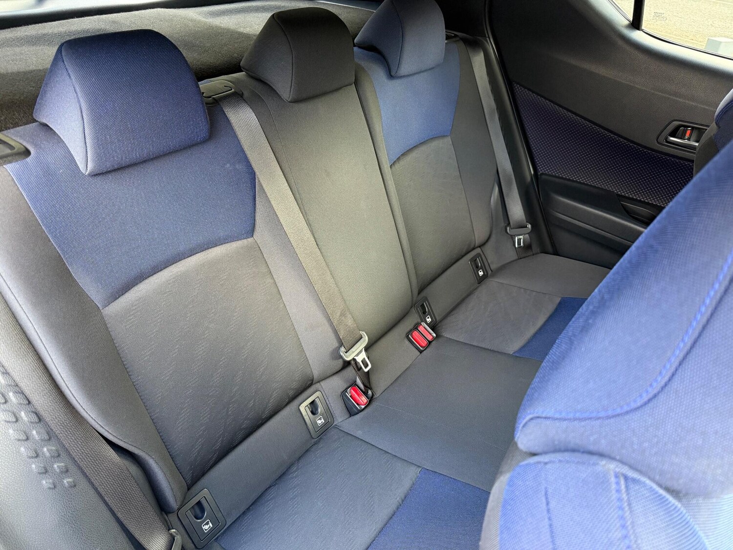 Used Toyota C-HR 2017 for sale - 76337198: Photo 13