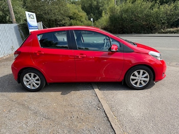 Used Toyota Yaris 2013 for sale - 75658188: Photo