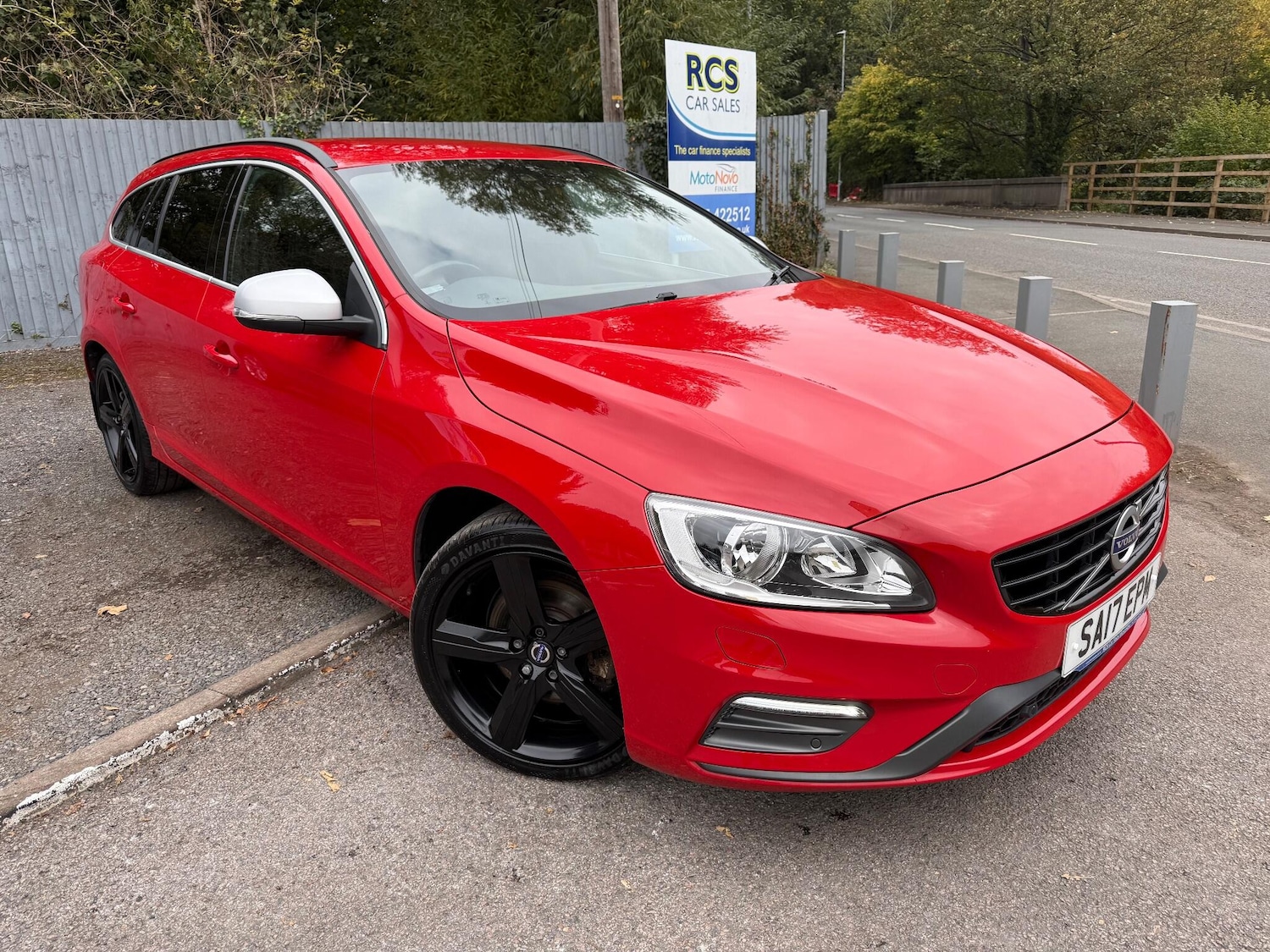 Used Volvo V60 2017 for sale - 76270825: Photo 1