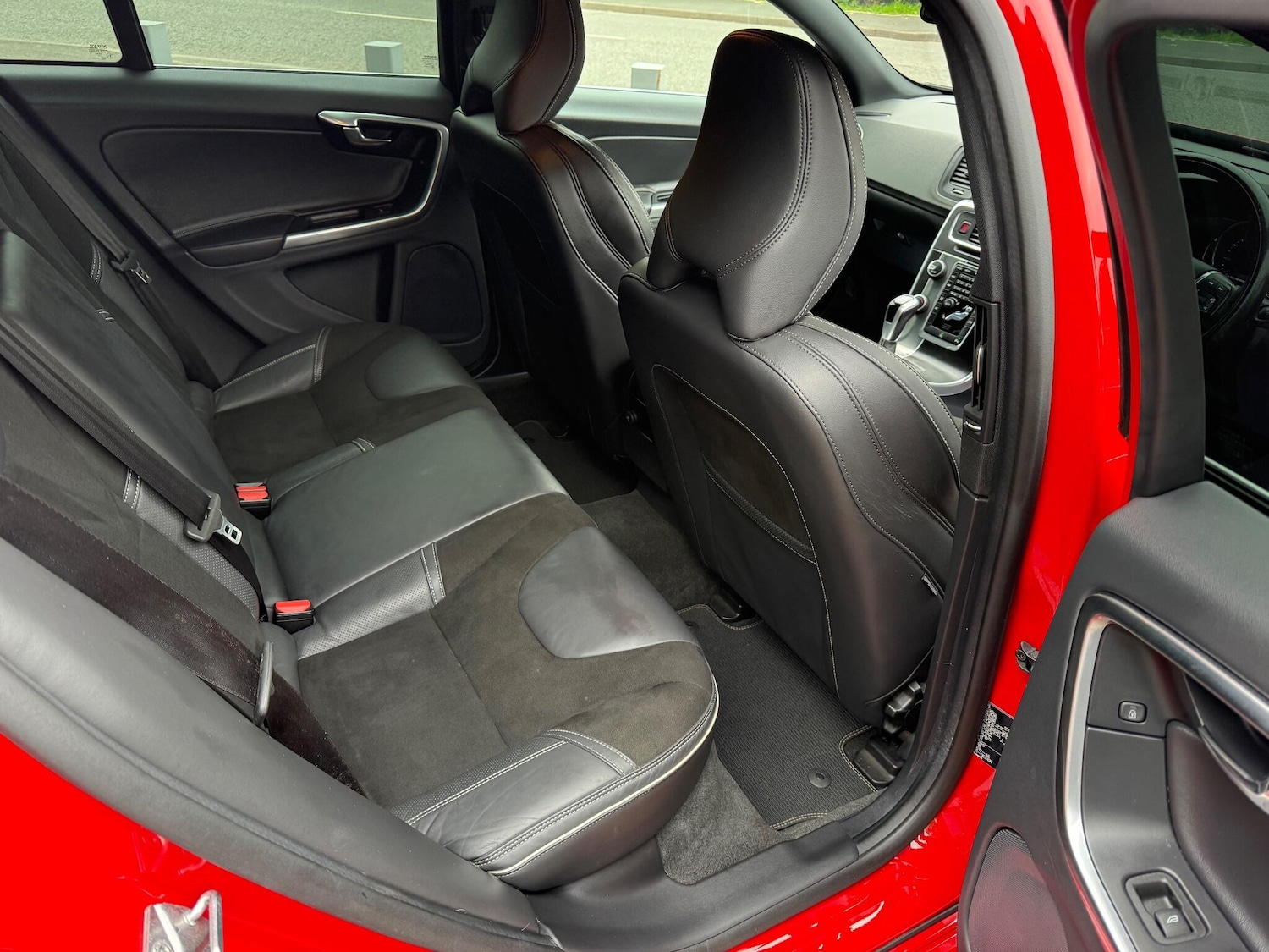 Used Volvo V60 2017 for sale - 76270825: Photo 15