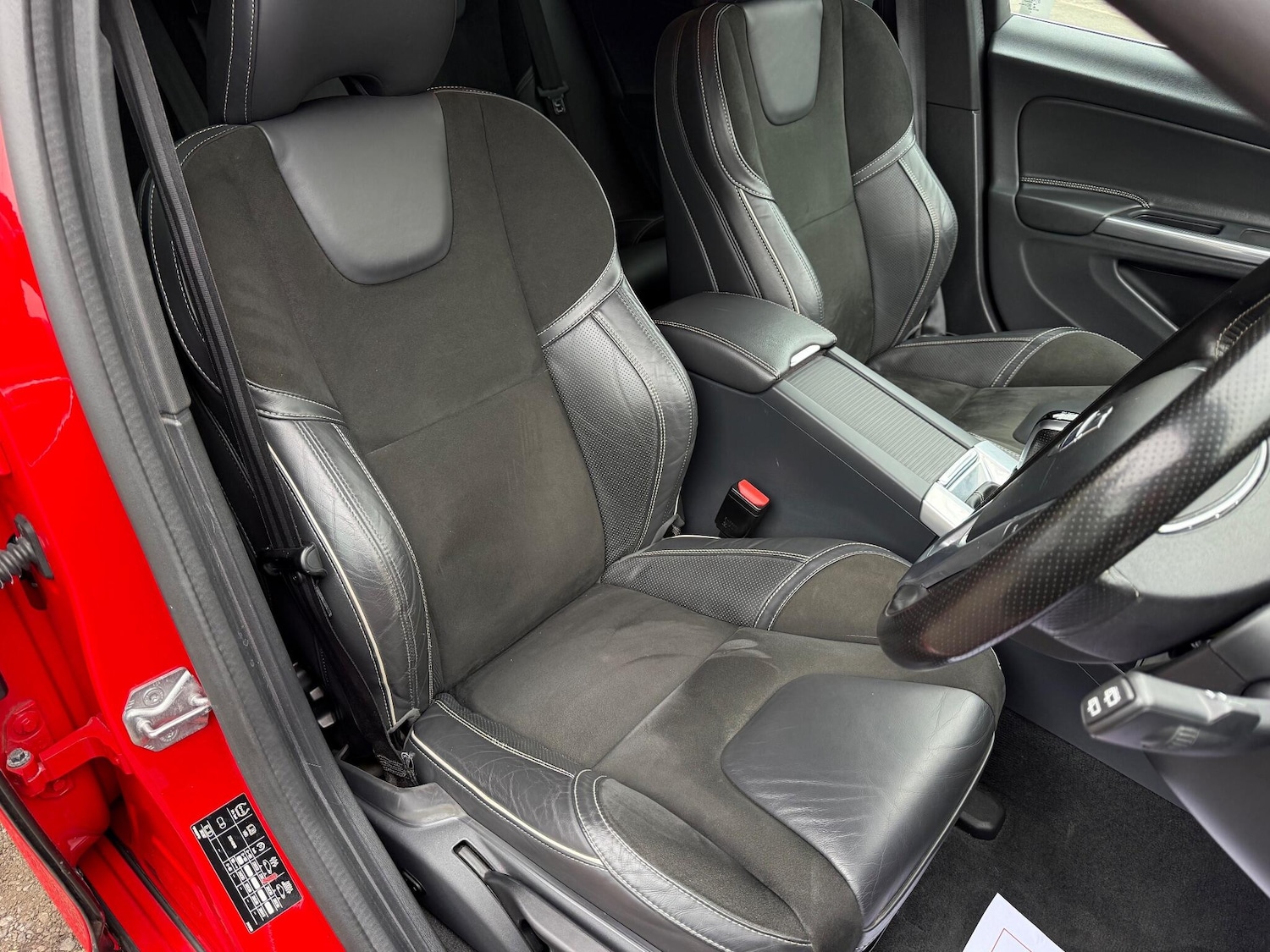 Used Volvo V60 2017 for sale - 76270825: Photo 17