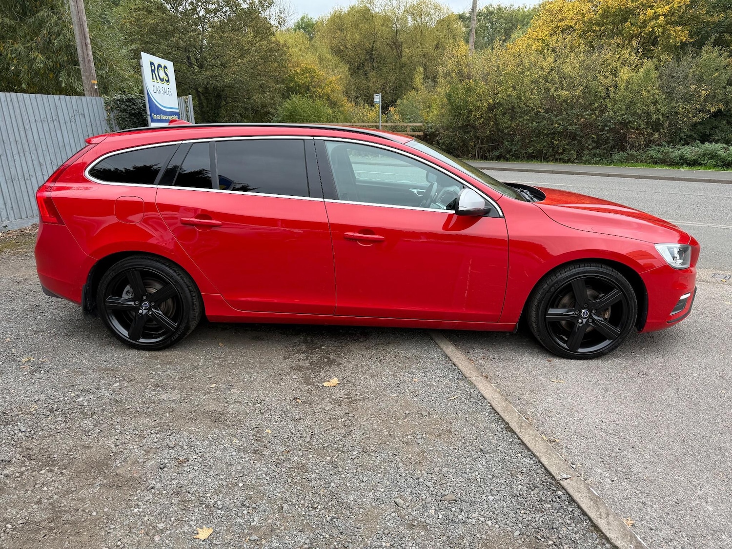 Used Volvo V60 2017 for sale - 76270825: Photo 3