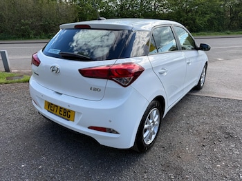 Used Hyundai i20 2017 for sale - 78260904: Photo