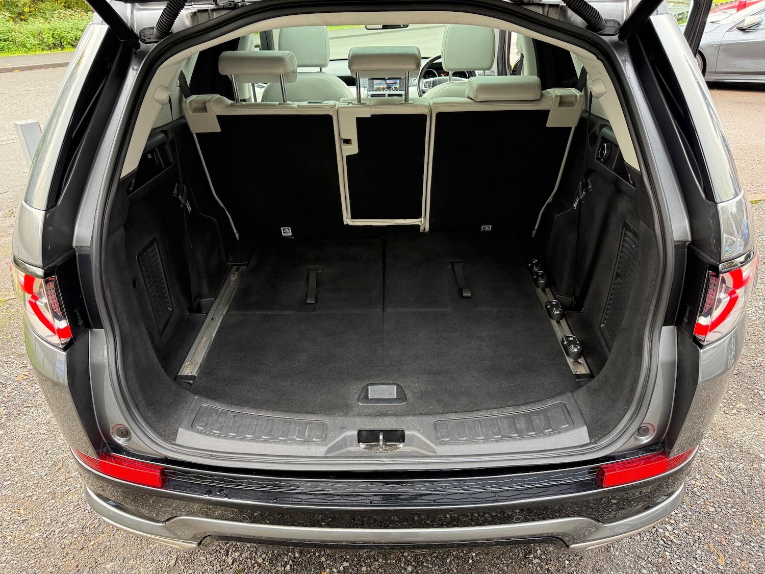 Used Land Rover Discovery Sport 2016 for sale - 76371468: Photo 10