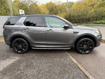 Used Land Rover Discovery Sport 2016 for sale - 76371468: Photo
