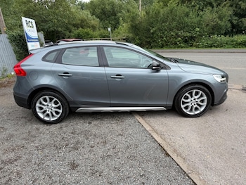 Used Volvo V40 Cross Country 2018 for sale - 78891855: Photo