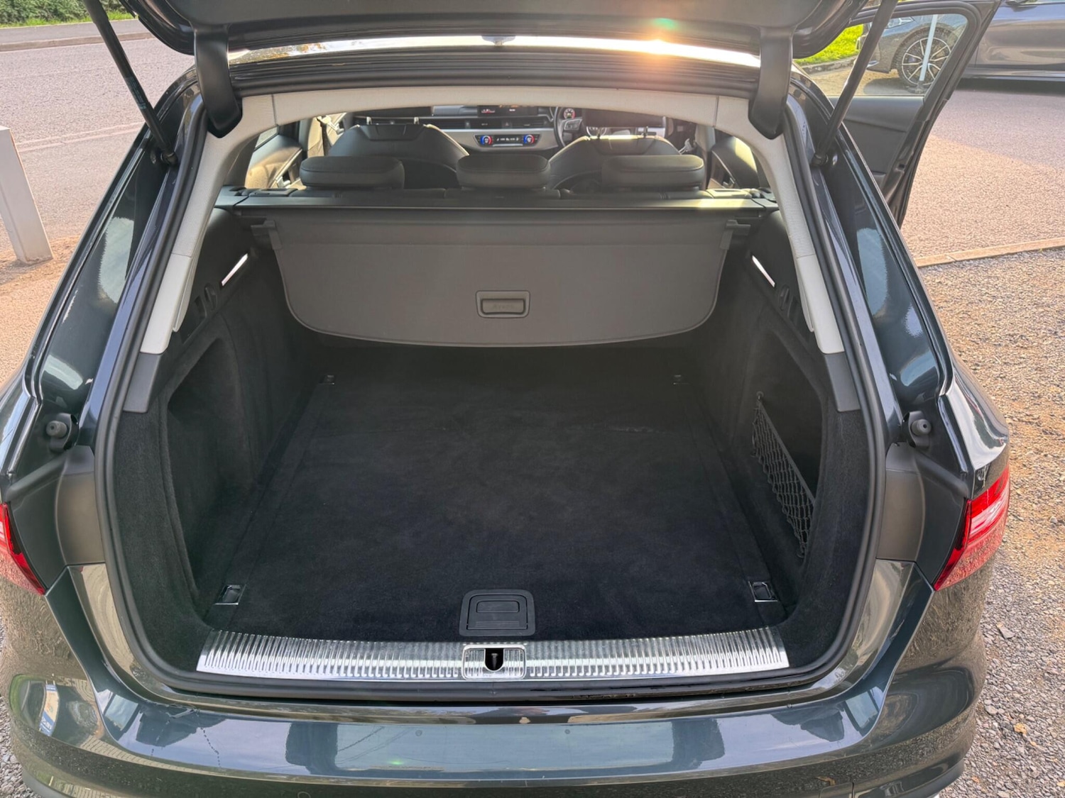 Used Audi A4 Avant 2019 for sale - 76239371: Photo 9