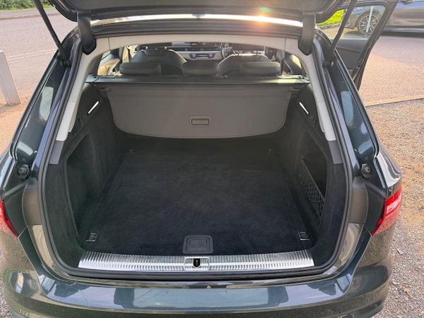 Used Audi A4 2019 for sale - 76239371: Photo 9