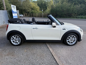Used MINI Convertible 2019 for sale - 75989807: Photo