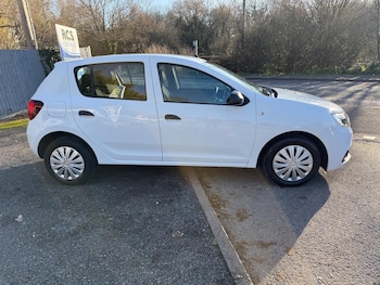 Used Dacia Sandero 2019 for sale - 76975892: Photo