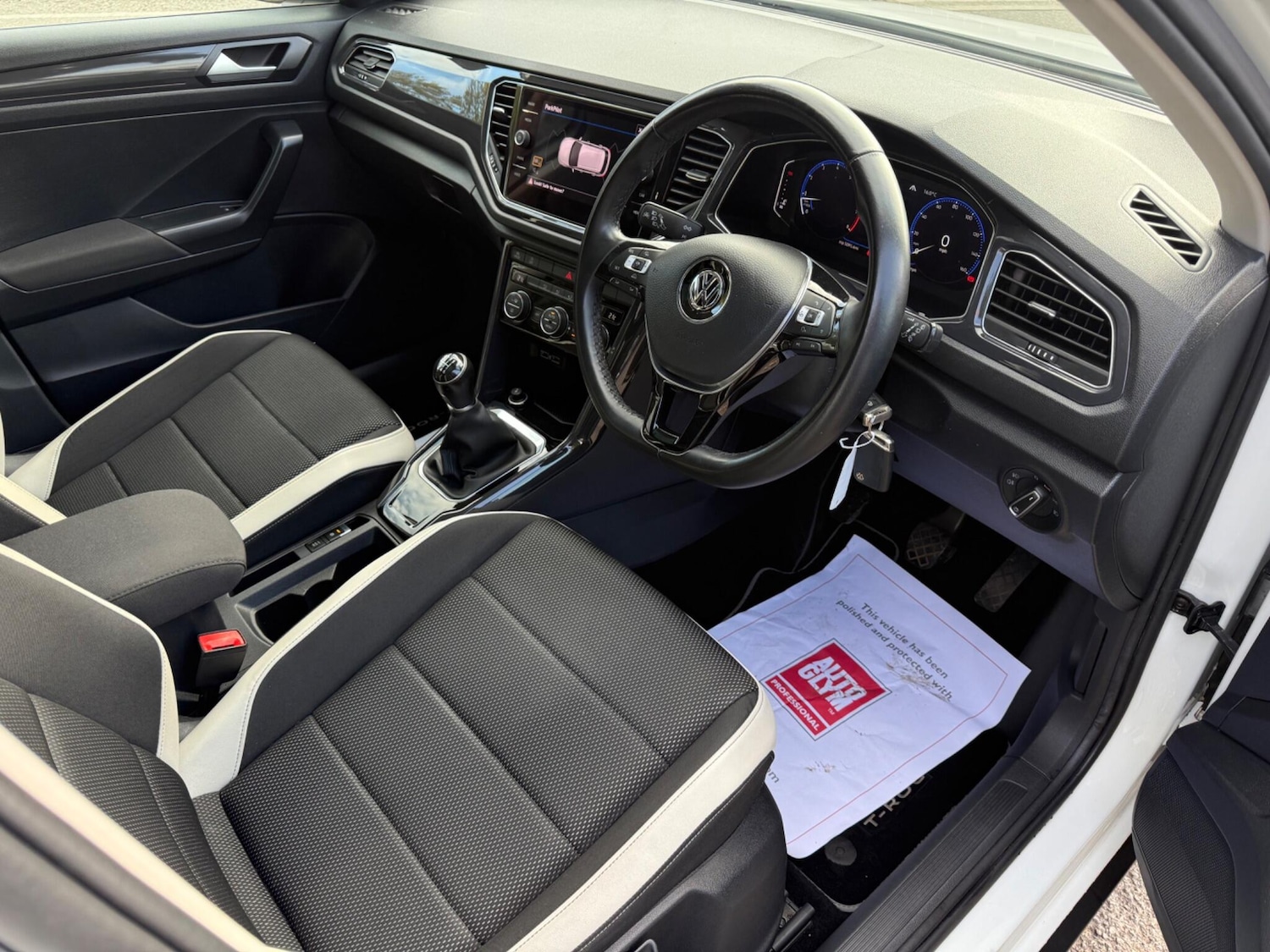 Used Volkswagen T-Roc 2018 for sale - 76992861: Photo 15