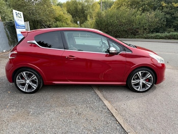Used Peugeot 208 2015 for sale - 76032548: Photo