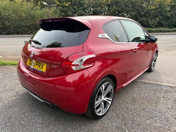 Used Peugeot 208 2015 for sale - 76032548: Photo