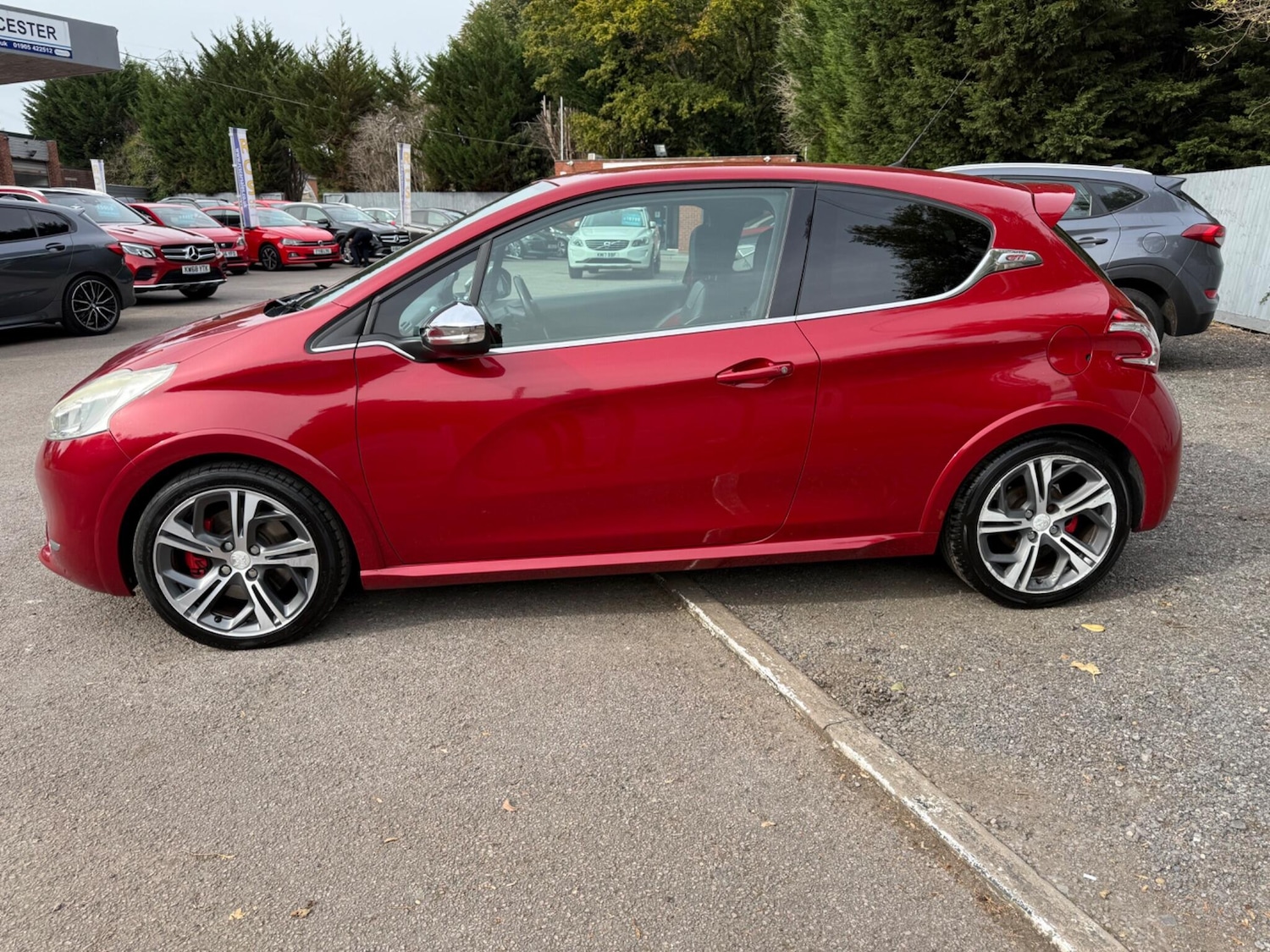 Used Peugeot 208 2015 for sale - 76032548: Photo 7