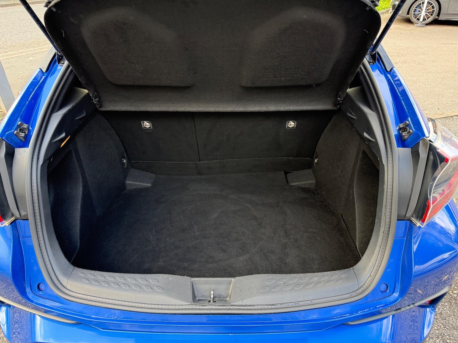 Used Toyota C-HR for sale - 76990239: Photo 10