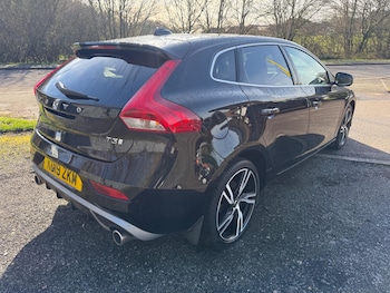 Used Volvo V40 2019 for sale - 77377220: Photo