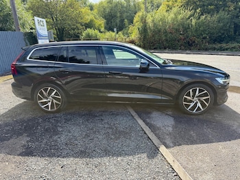 Used Volvo V60 2020 for sale - 75757170: Photo