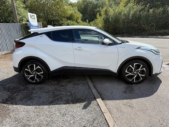 Used Toyota C-HR 2021 for sale - 75657222: Photo
