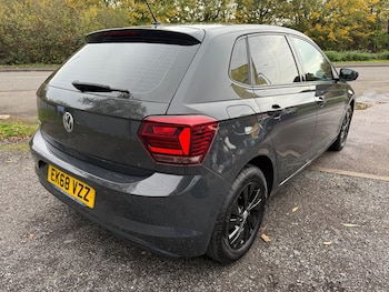 Used Volkswagen Polo 2018 for sale - 76388822: Photo