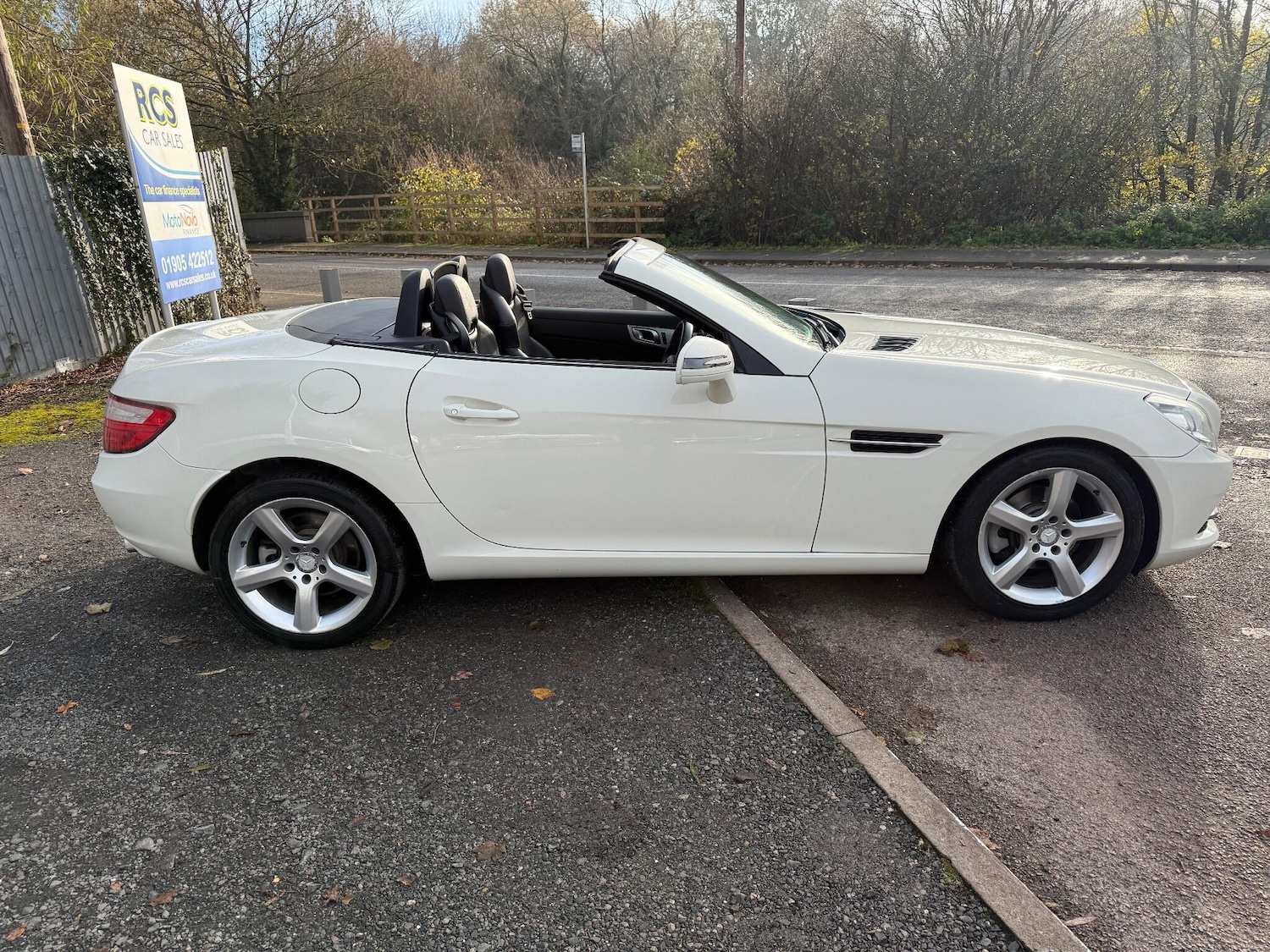 Used Mercedes-Benz SLK 2012 for sale - 76658885: Photo 3