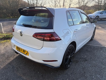 Used Volkswagen Golf 2017 for sale - 77081340: Photo