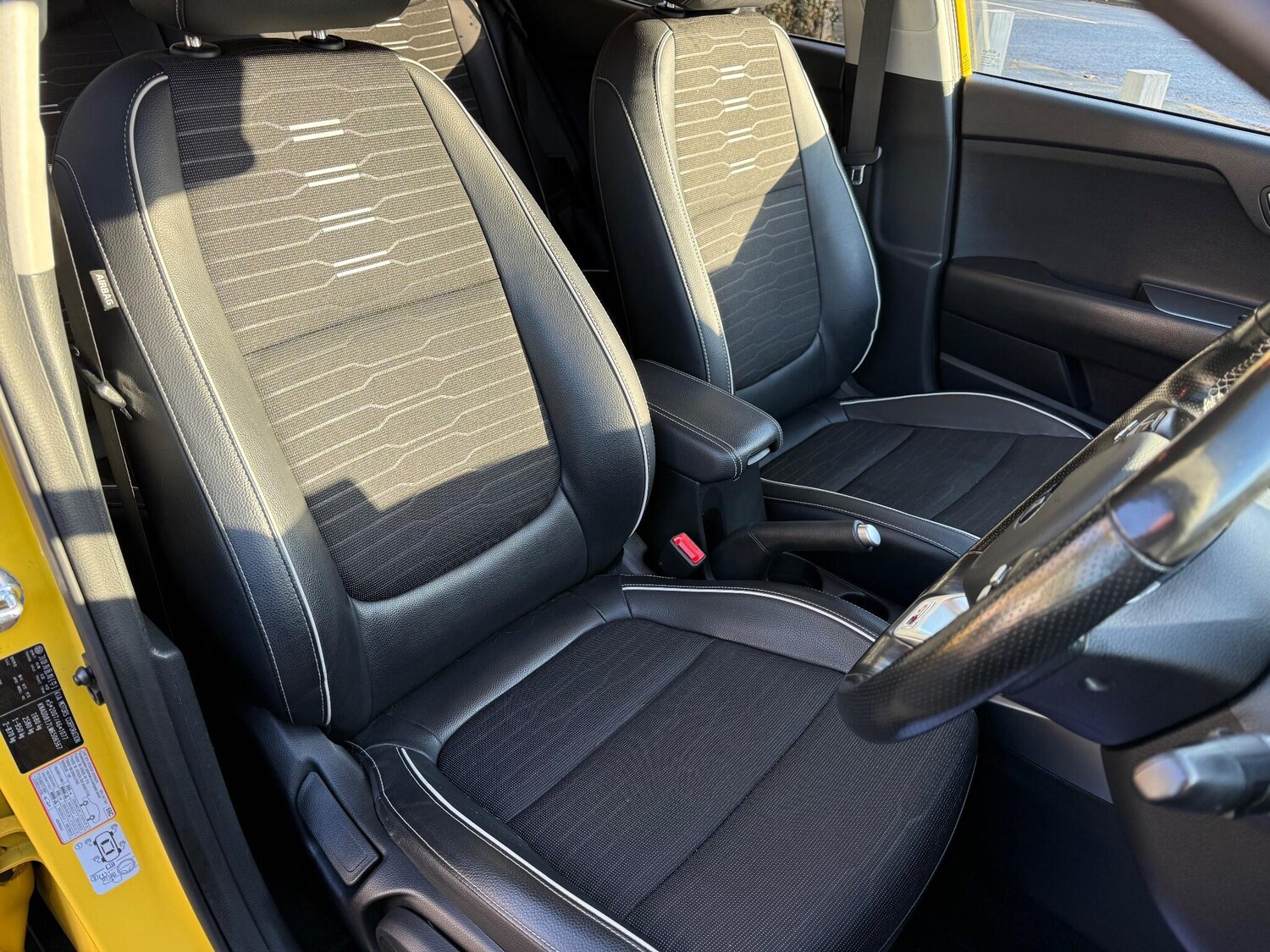 Used Kia Stonic 2021 for sale - 76714139: Photo 15