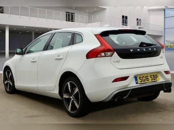 Used Volvo V40 2016 for sale - 76559045: Photo
