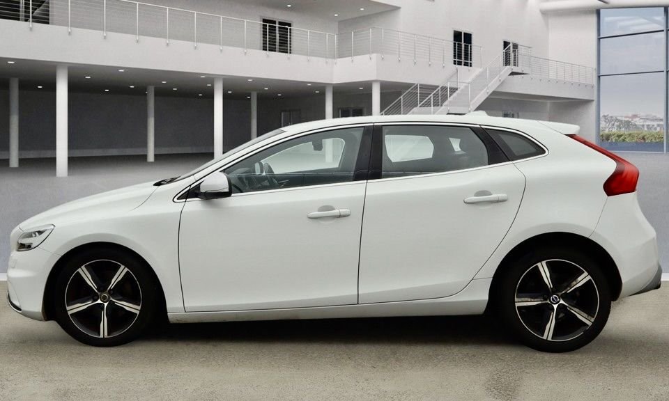 Used Volvo V40 2016 for sale - 76559045: Photo 4