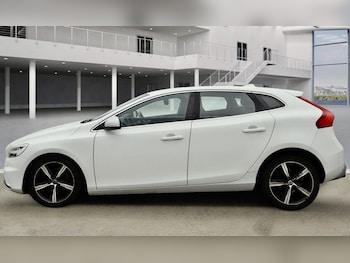 Used Volvo V40 2016 for sale - 76559045: Photo