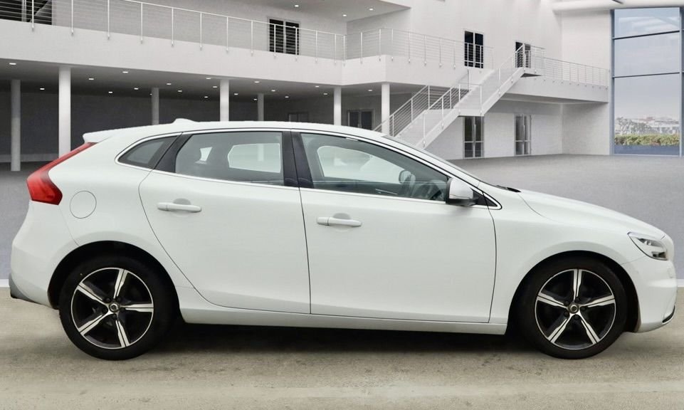 Used Volvo V40 2016 for sale - 76559045: Photo 5
