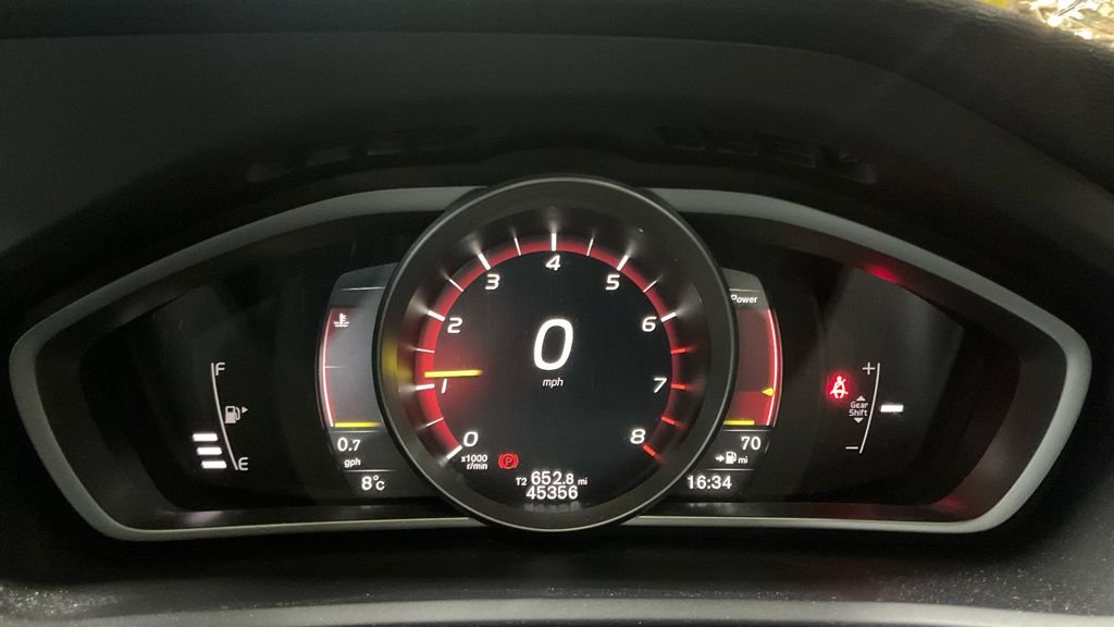 Used Volvo V40 2016 for sale - 76559045: Photo 8