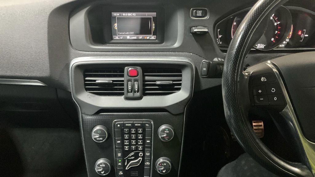 Used Volvo V40 2016 for sale - 76559045: Photo 9