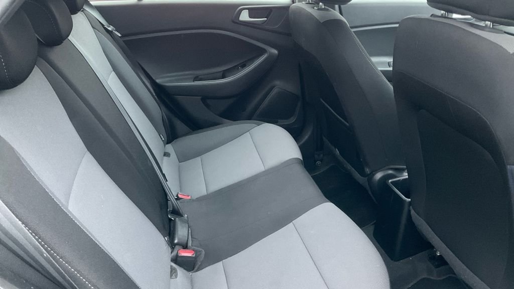 Used Hyundai i20 2017 for sale - 77905081: Photo 3