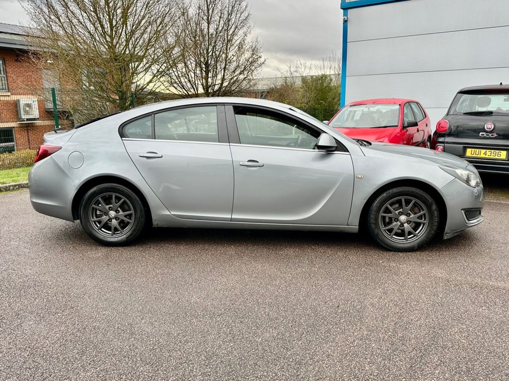 Used Vauxhall Insignia 2015 for sale - 77936337: Photo 4
