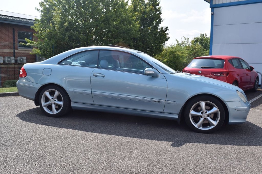 Used Mercedes-Benz CLK 2002 for sale - 76345311: Photo 3