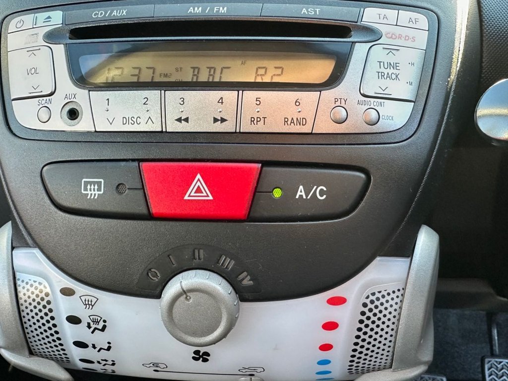 Used Peugeot 107 2014 for sale - 76698706: Photo 8