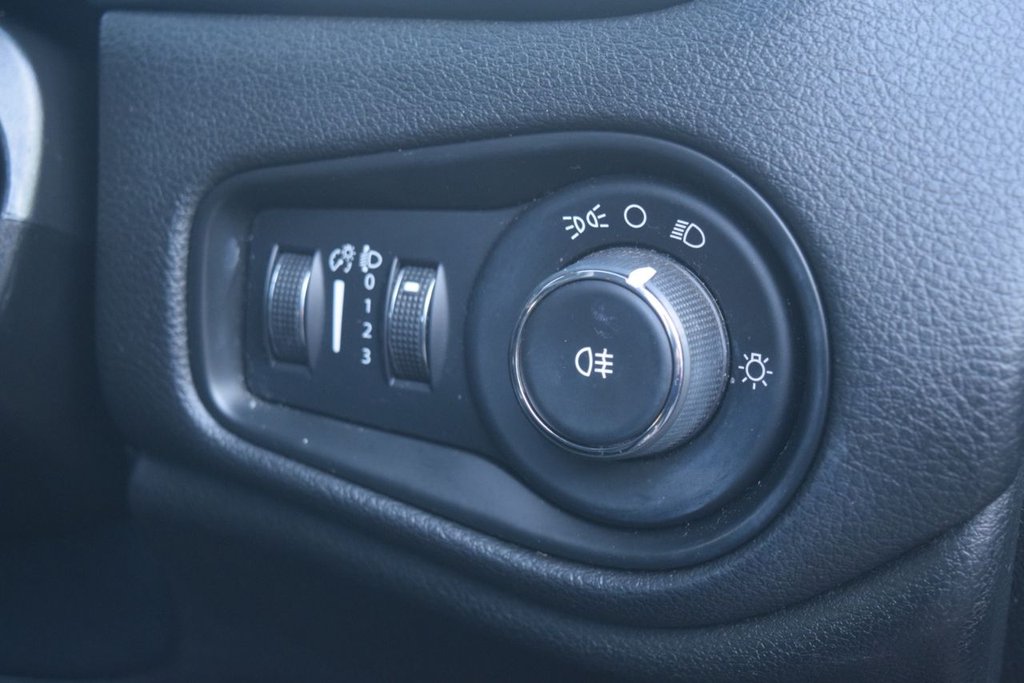 Used Jeep Renegade 2015 for sale - 76582445: Photo 31