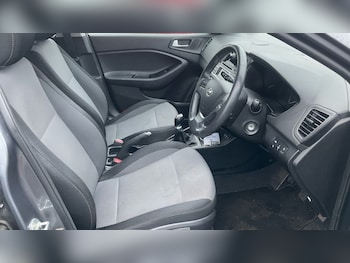 Used Hyundai i20 2017 for sale - 77477420: Photo