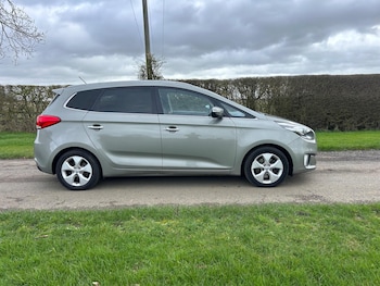 Kia Carens feature image