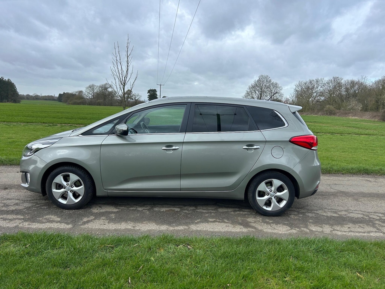 Used Kia Carens 2014 for sale - 78101065: Photo 2