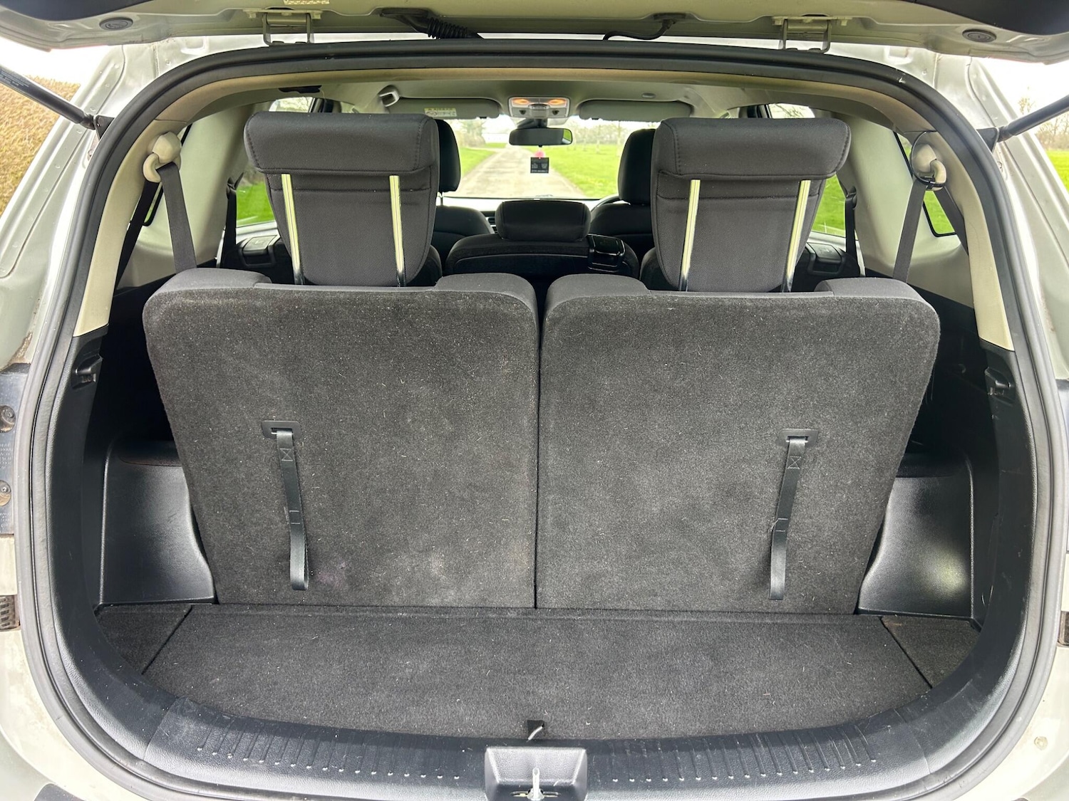 Used Kia Carens 2014 for sale - 78101065: Photo 9