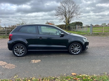 Used Volkswagen Polo 2016 for sale - 78609113: Photo