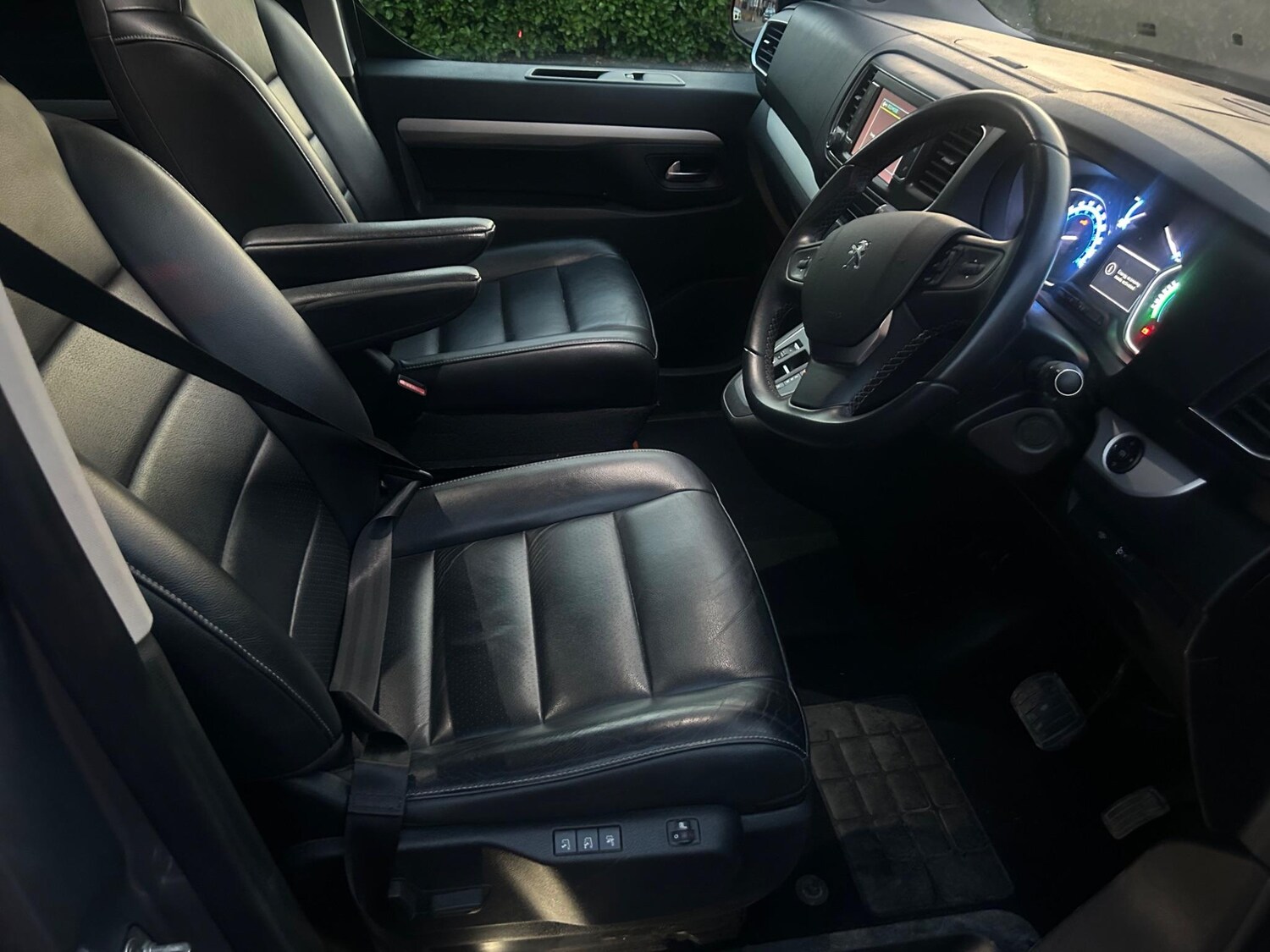 Used Peugeot Traveller 2021 for sale - 78100191: Photo 33