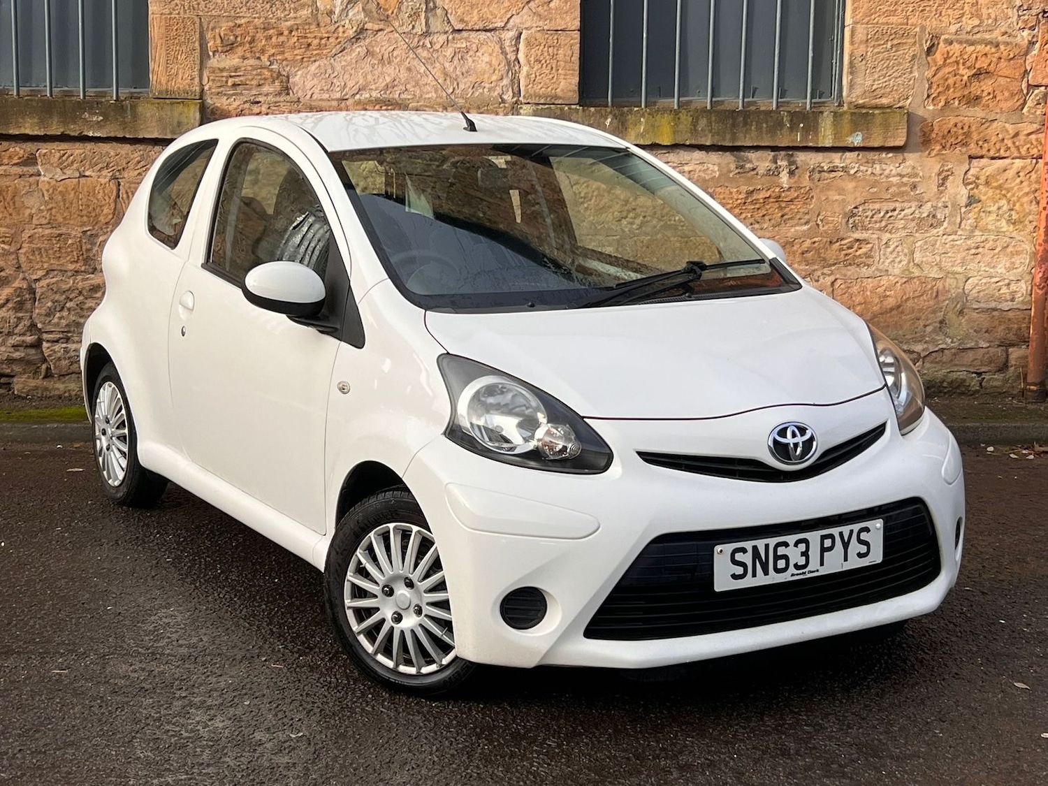 Used Toyota AYGO 2013 for sale - 76668322: Photo 1