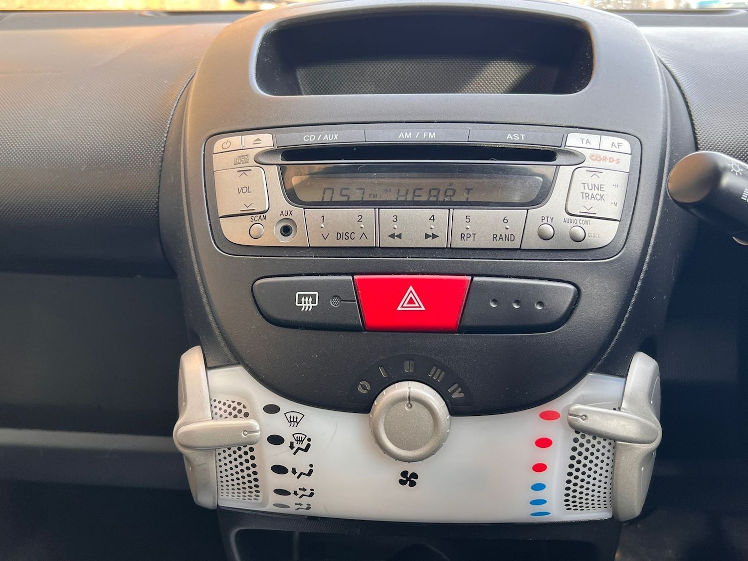 Used Toyota AYGO 2013 for sale - 76668322: Photo 11